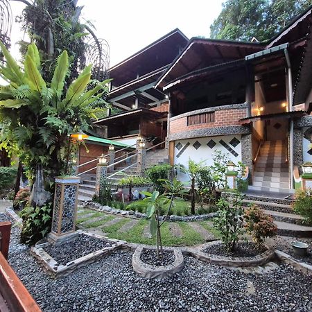 Sam'S Bungalows And Treks Bukit Lawang Eksteriør billede
