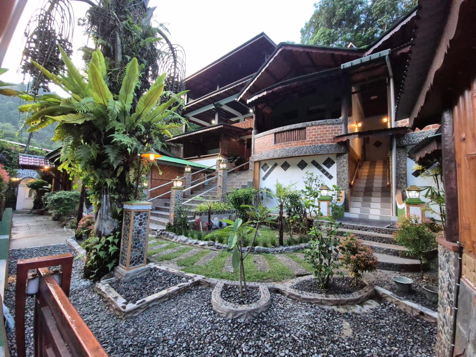 Sam'S Bungalows And Treks Bukit Lawang Eksteriør billede