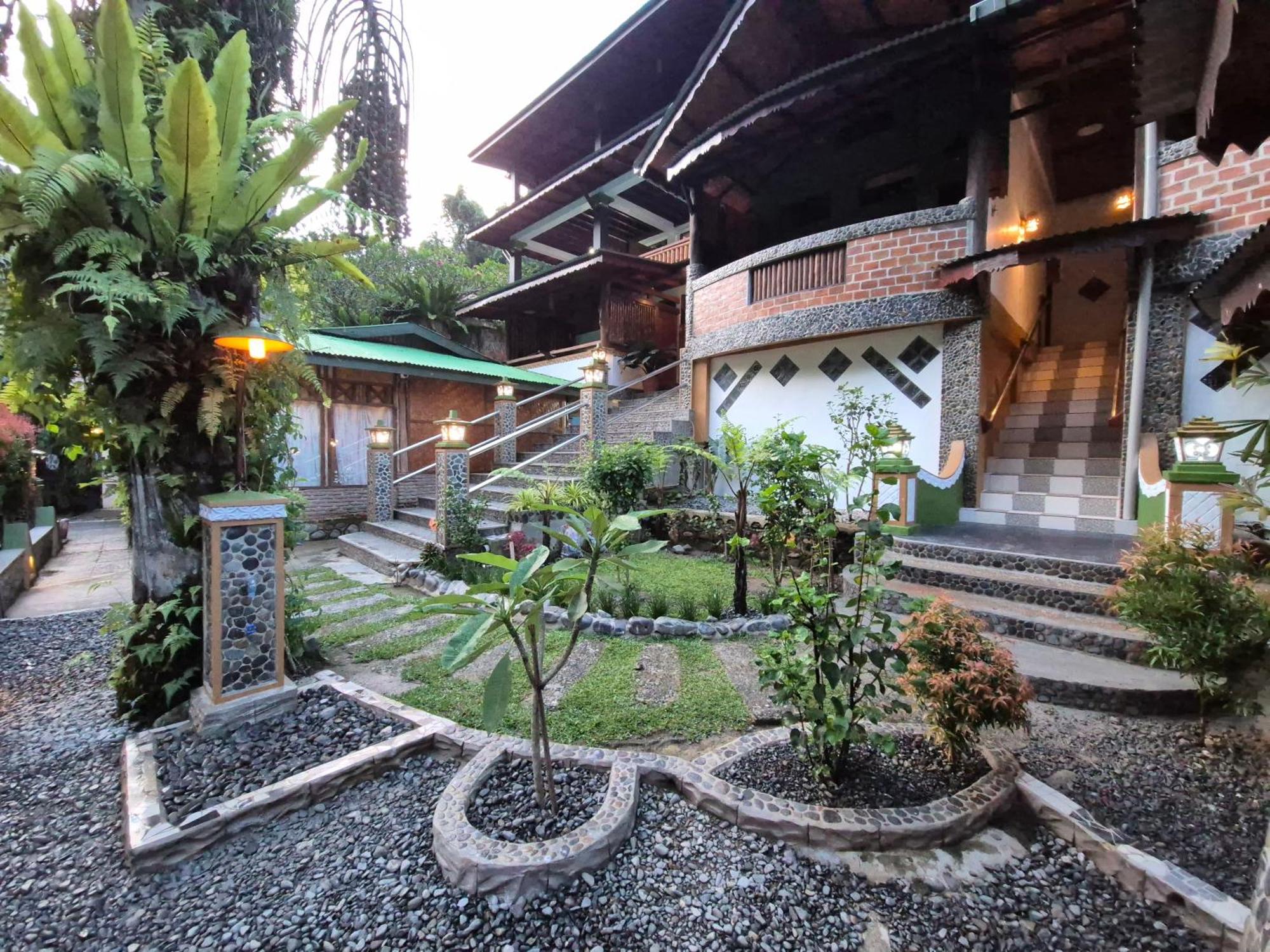 Sam'S Bungalows And Treks Bukit Lawang Eksteriør billede